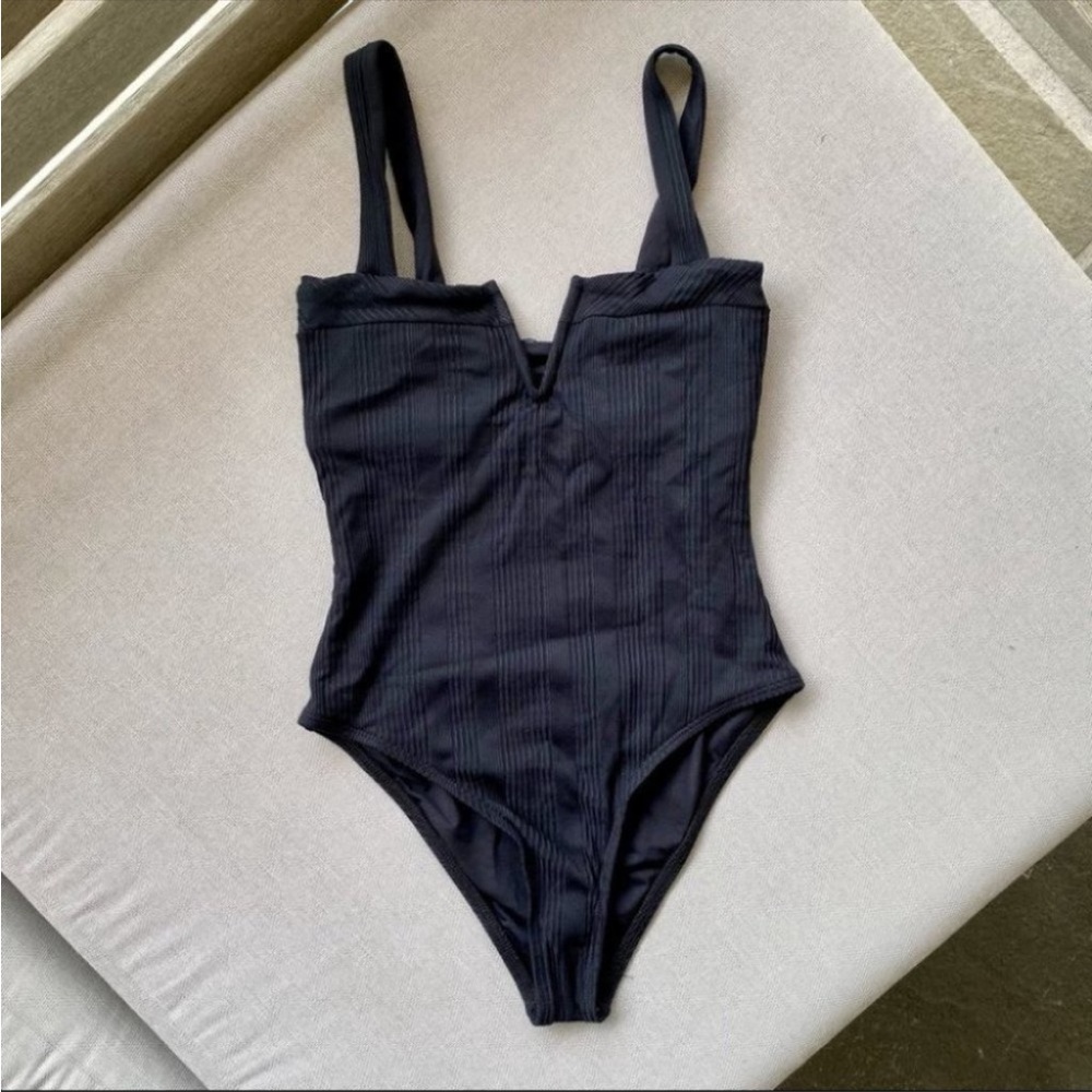 L Space Ribbed One Piece Cha Cha Swimsuit NWOT